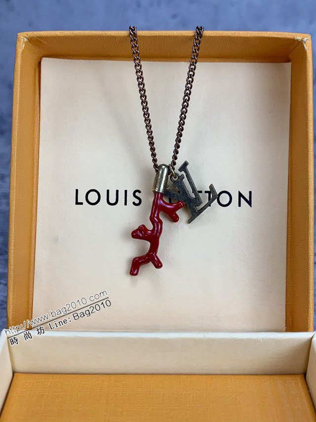 Louis Vuitton新款飾品 路易威登pendant珊瑚字母Logo項鏈 LV字母吊墜可調節金色項鏈鎖骨鏈  zglv2185